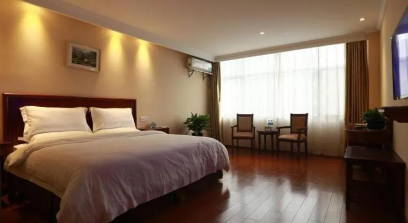 Bed in GreenTree Inn Chizhou Pingtian Lake Qingfeng Avenue Business Hotel