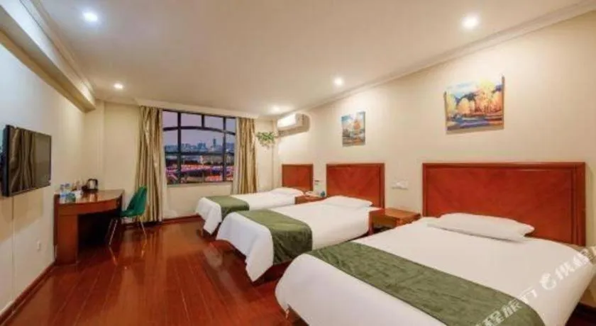 Bed in GreenTree Inn Shanghai MinHang ZhuanQiao Subway Station East ZhuanXing Road Shell Hotel