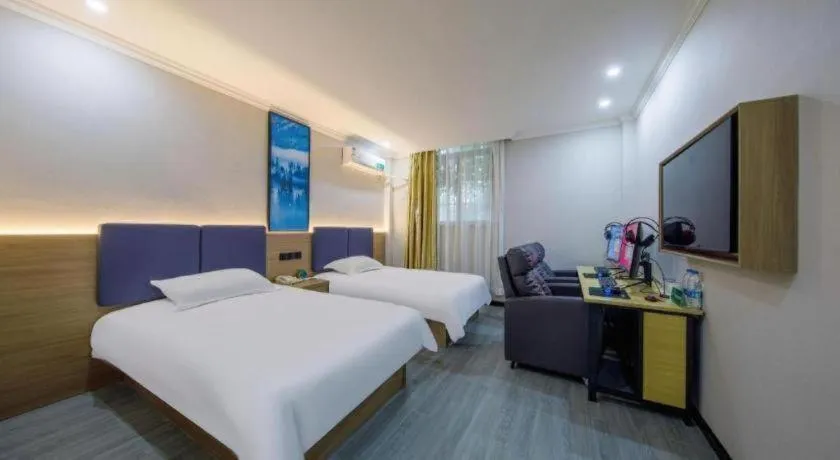 Bed in GreenTree Inn Shanghai MinHang ZhuanQiao Subway Station East ZhuanXing Road Shell Hotel