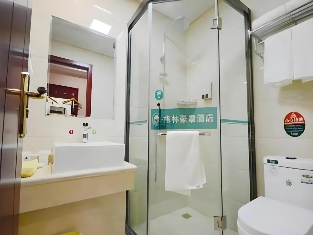 GreenTree Inn Shanghai MinHang ZhuanQiao Subway Station East ZhuanXing Road Shell Hotel