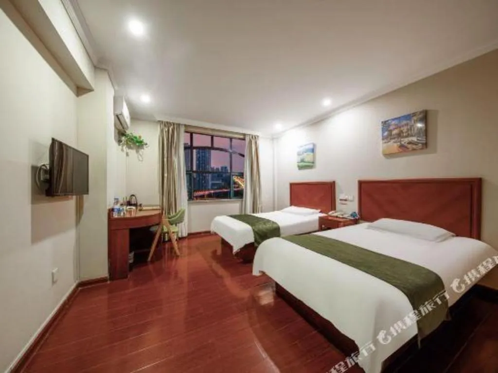Bed in GreenTree Inn Shanghai MinHang ZhuanQiao Subway Station East ZhuanXing Road Shell Hotel