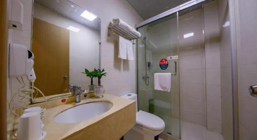 GreenTree Inn Shanghai MinHang ZhuanQiao Subway Station East ZhuanXing Road Shell Hotel