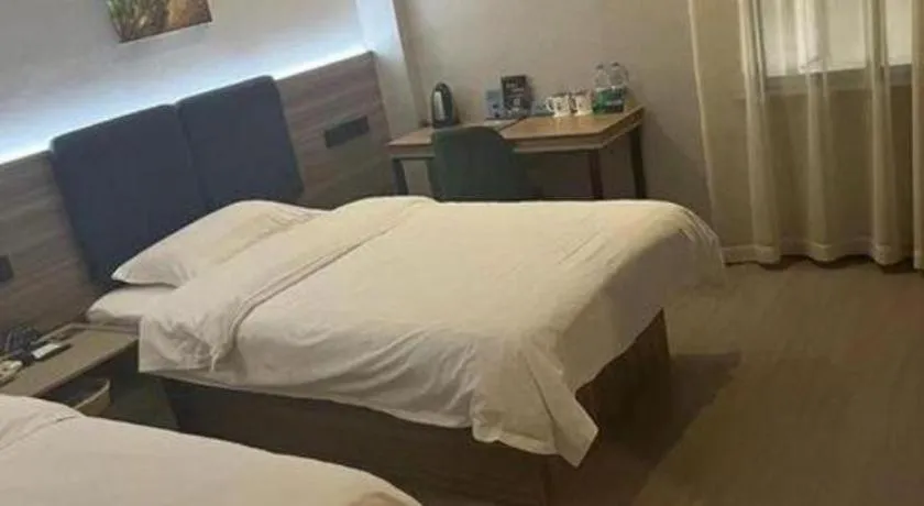 Bed in GreenTree Inn Shanghai MinHang ZhuanQiao Subway Station East ZhuanXing Road Shell Hotel