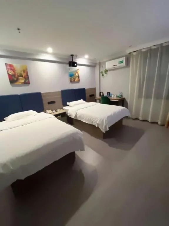 Bed in GreenTree Inn Shanghai MinHang ZhuanQiao Subway Station East ZhuanXing Road Shell Hotel
