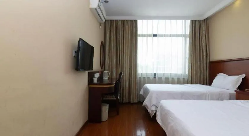 Bed in GreenTree Inn Shanghai Hongqiao Airport Huqingping Highway Shell Hotel