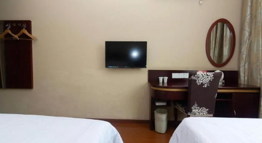 Bed in GreenTree Inn Shanghai Hongqiao Airport Huqingping Highway Shell Hotel