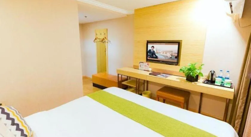 Bed in GreenTree Inn Shanghai Guangxin Road Tongji Hospital Express Hotel