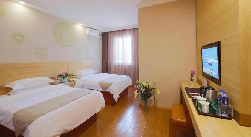 Bed in GreenTree Inn Shanghai Guangxin Road Tongji Hospital Express Hotel