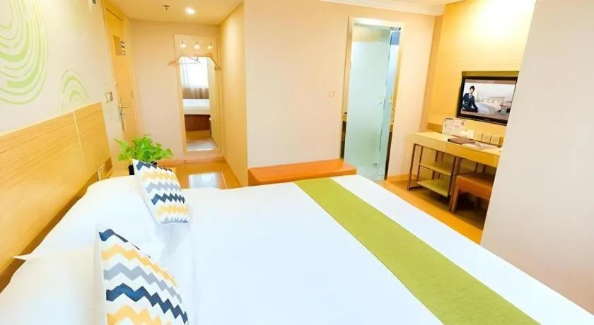 Bed in GreenTree Inn Shanghai Guangxin Road Tongji Hospital Express Hotel