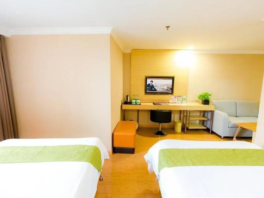 Bed in GreenTree Inn Shanghai Guangxin Road Tongji Hospital Express Hotel