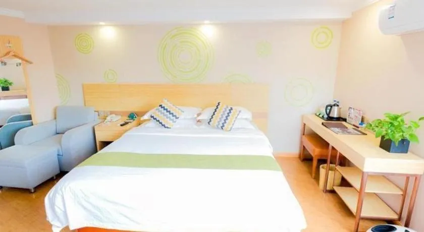 Bed in GreenTree Inn Shanghai Guangxin Road Tongji Hospital Express Hotel