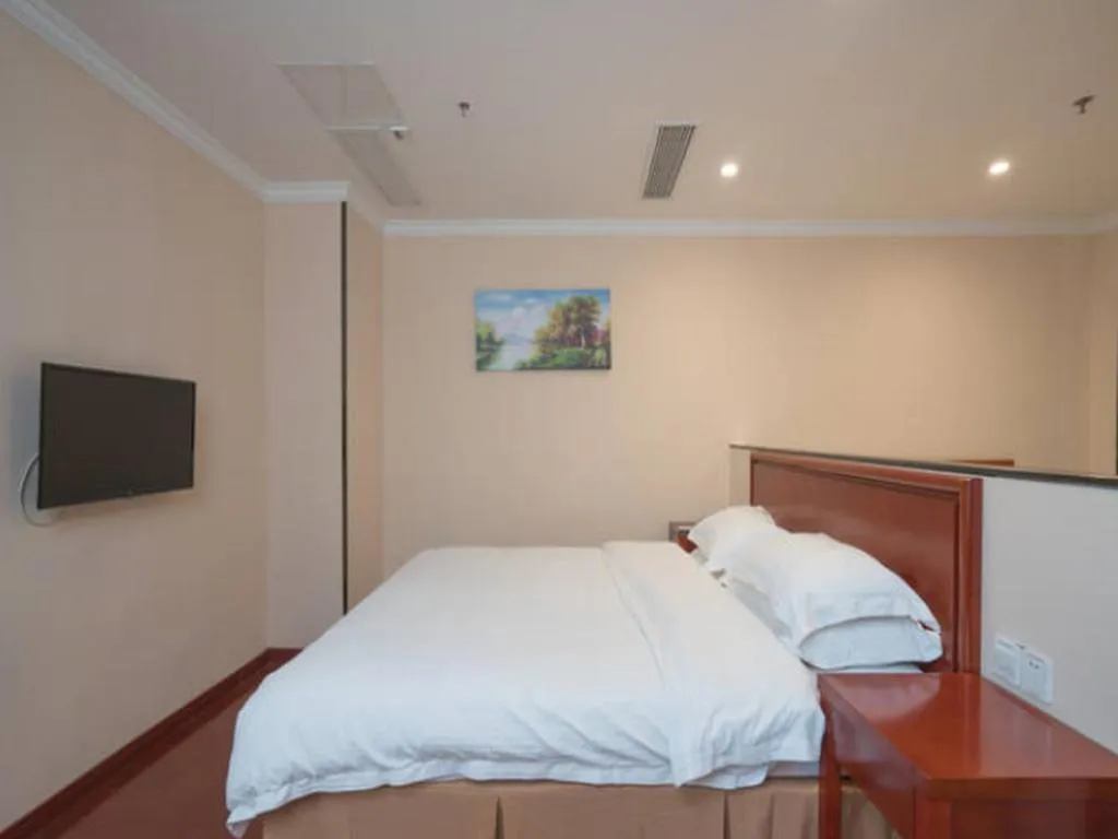 Bed in GreenTree Inn Wuhu Fangte Second Phase Nanxiang Wanshang Express Hotel