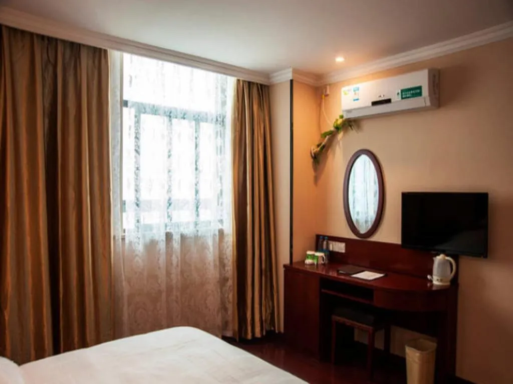 Bed in GreenTree Inn Wuhu Fangte Second Phase Nanxiang Wanshang Express Hotel