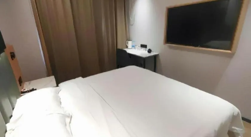 Bed in GreenTree Inn Langfang GuanGYAng District GuanGYAng Road City Government Express Hotel