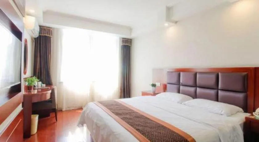 Bed in GreenTree Inn HeFei LongChuan Road South Hefei Railway Station Business Hotel