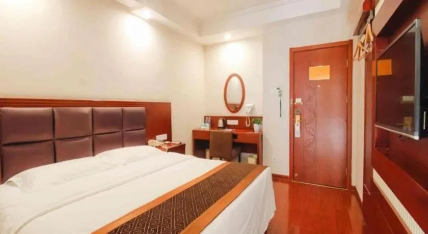 Bed in GreenTree Inn HeFei LongChuan Road South Hefei Railway Station Business Hotel