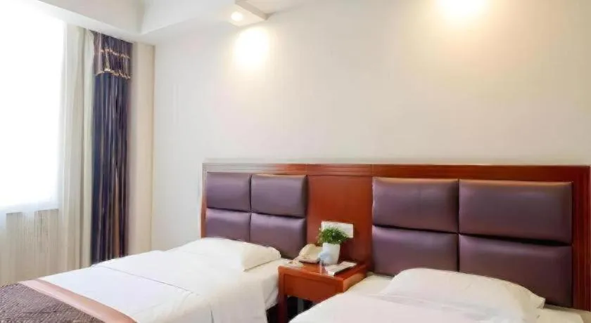 Bed in GreenTree Inn HeFei LongChuan Road South Hefei Railway Station Business Hotel