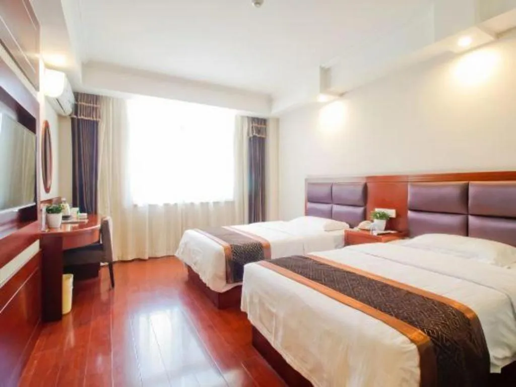 Bed in GreenTree Inn HeFei LongChuan Road South Hefei Railway Station Business Hotel