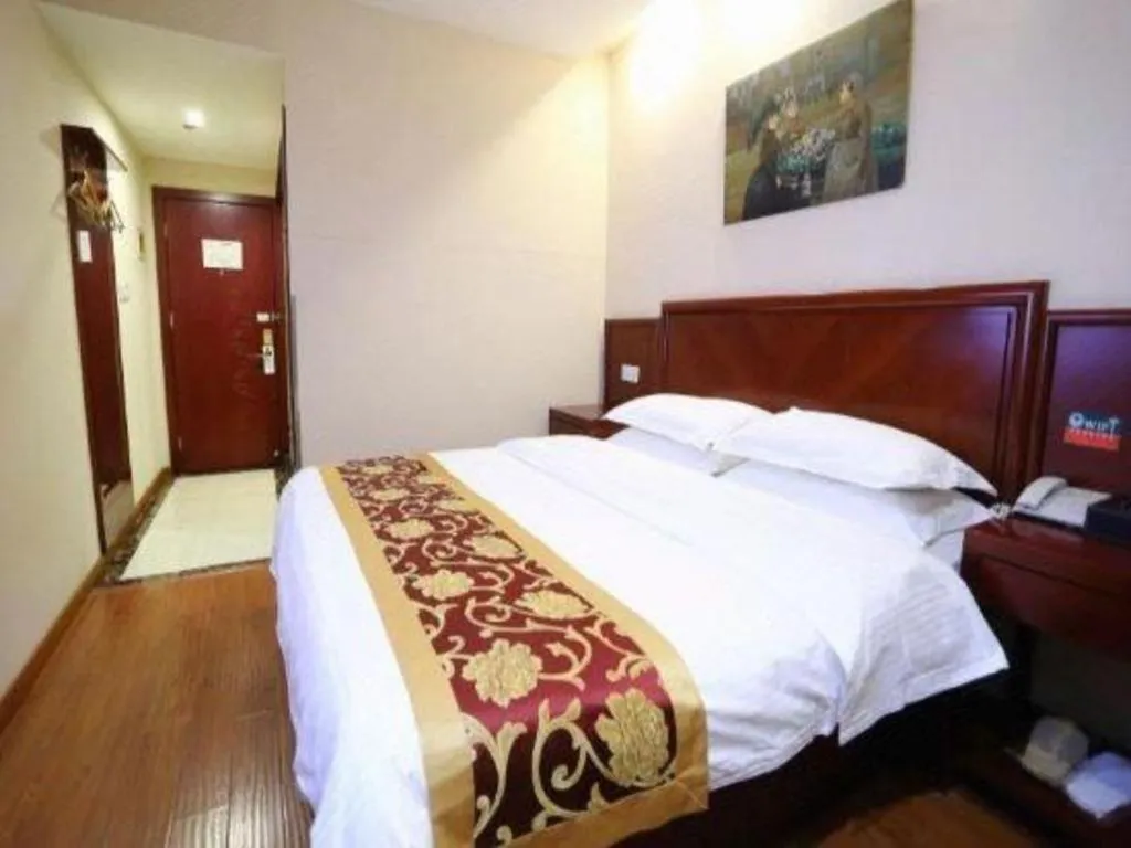 Bed in GreenTree Inn Shanghai Jiading Newtown MaLu Subway Station Business Hotel
