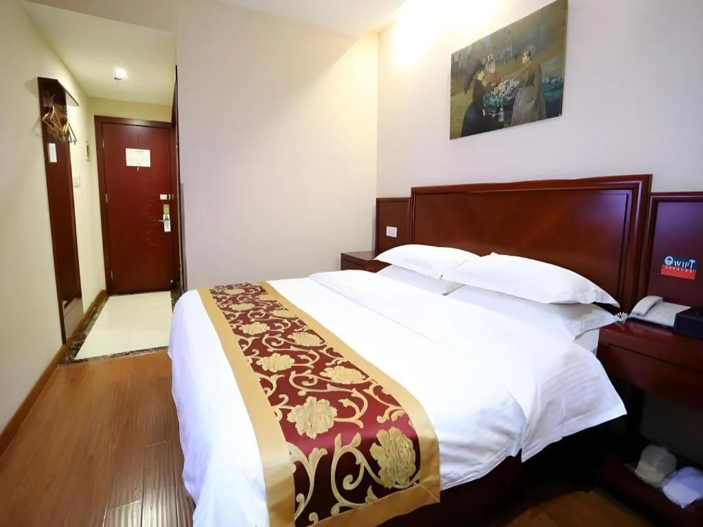 Bed in GreenTree Inn Shanghai Jiading Newtown MaLu Subway Station Business Hotel