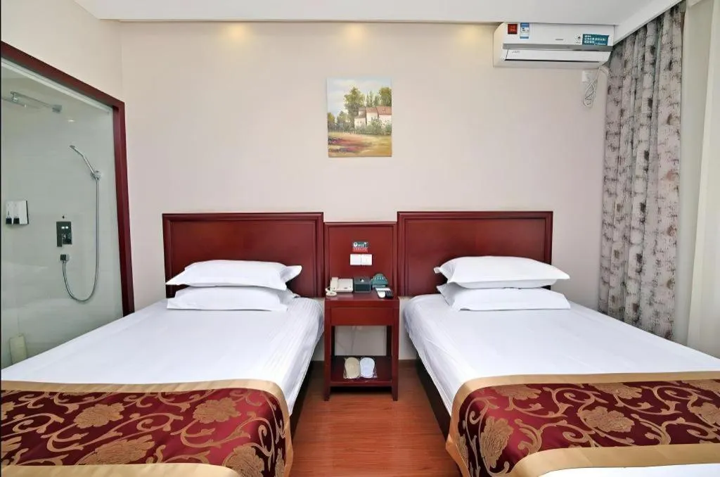 Bed in GreenTree Inn Shanghai Jiading Newtown MaLu Subway Station Business Hotel