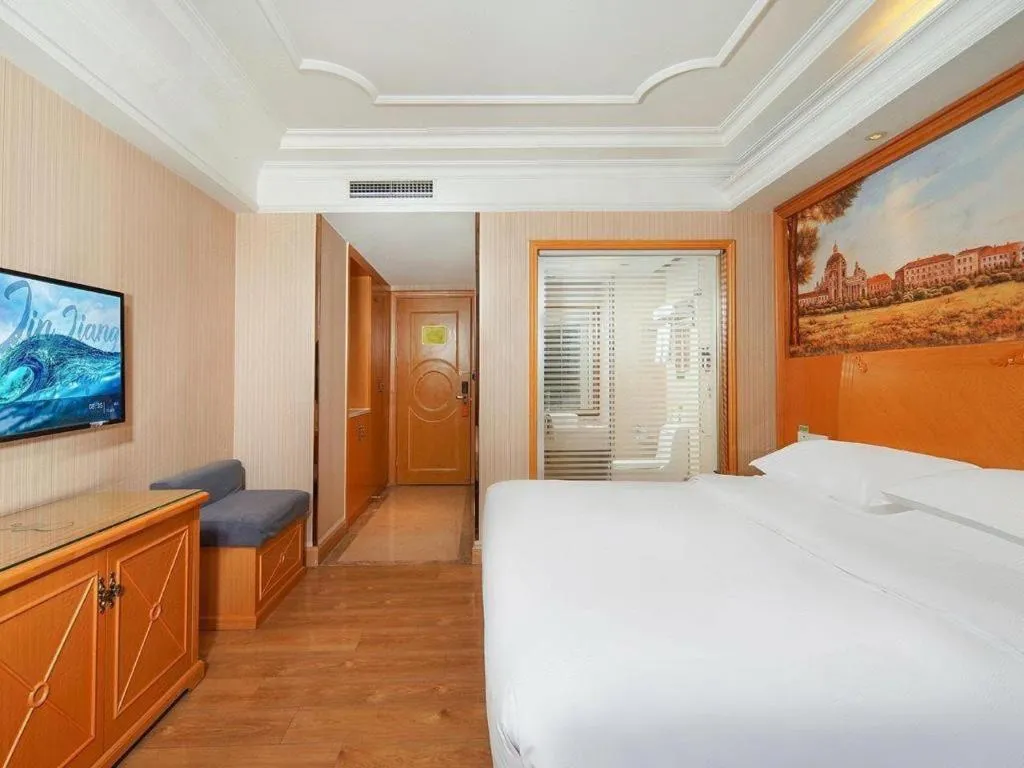 Bed in Vienna International Hotel Lhasa Potala Palace