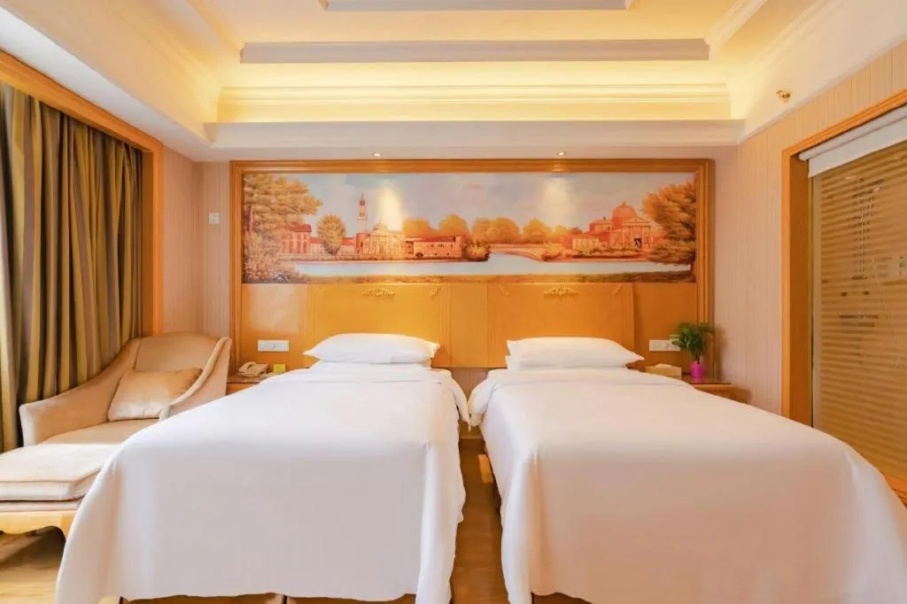 Bed in Vienna International Hotel Lhasa Potala Palace