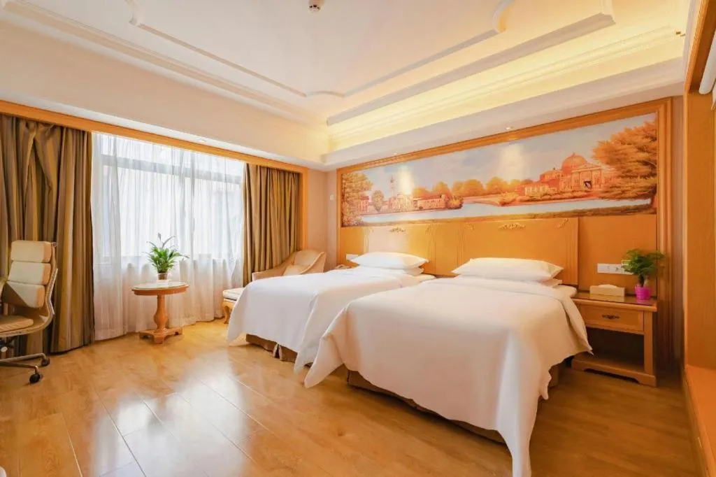 Bed in Vienna International Hotel Lhasa Potala Palace