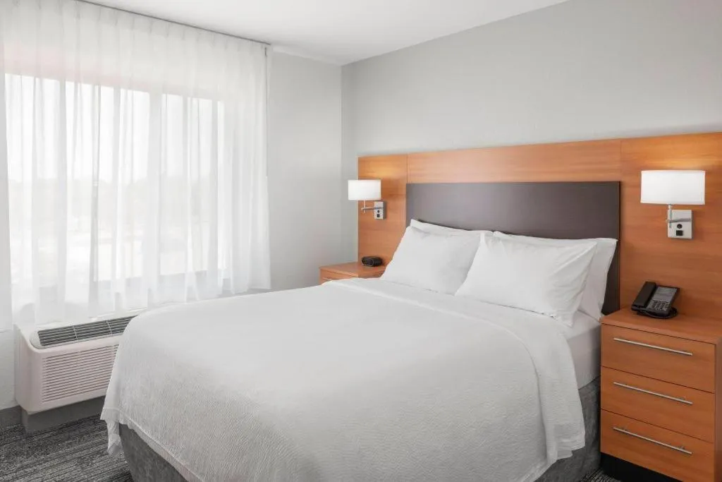 Bed in TownePlace Suites by Marriott Bangor