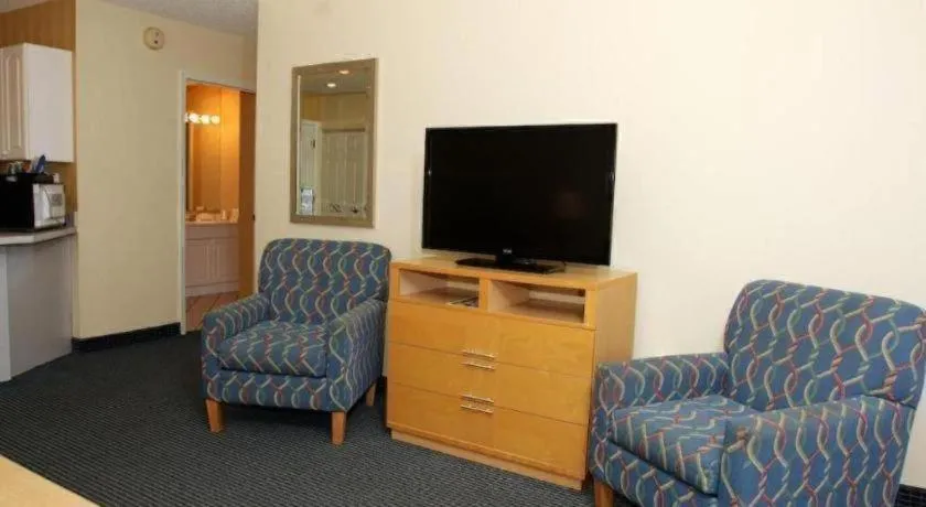 Chart House Suites and Marina