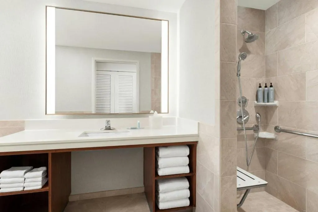 Courtyard by Marriott Anaheim Theme Park Entrance