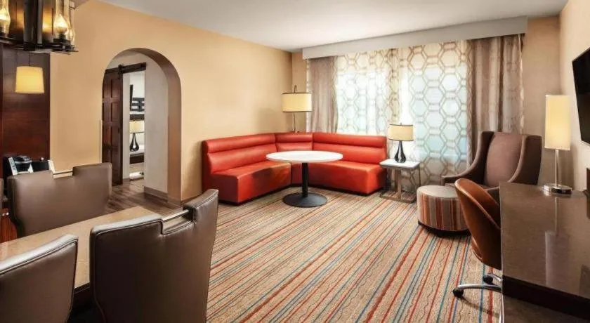 Courtyard by Marriott Anaheim Theme Park Entrance