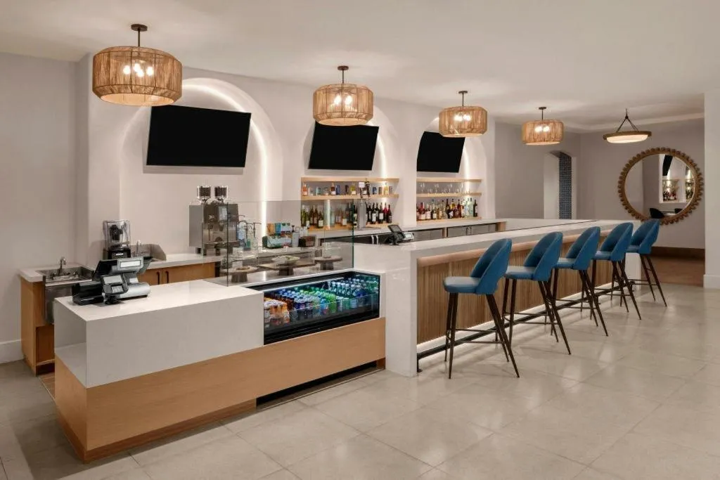 Courtyard by Marriott Anaheim Theme Park Entrance