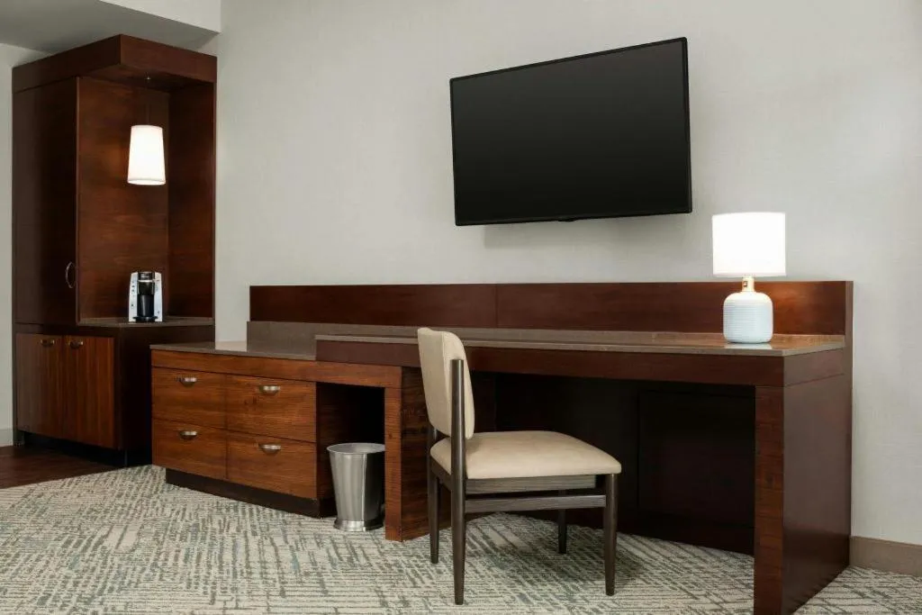 Courtyard by Marriott Anaheim Theme Park Entrance