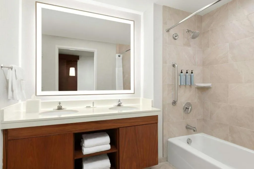 Courtyard by Marriott Anaheim Theme Park Entrance