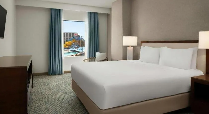 Bed in Courtyard by Marriott Anaheim Theme Park Entrance