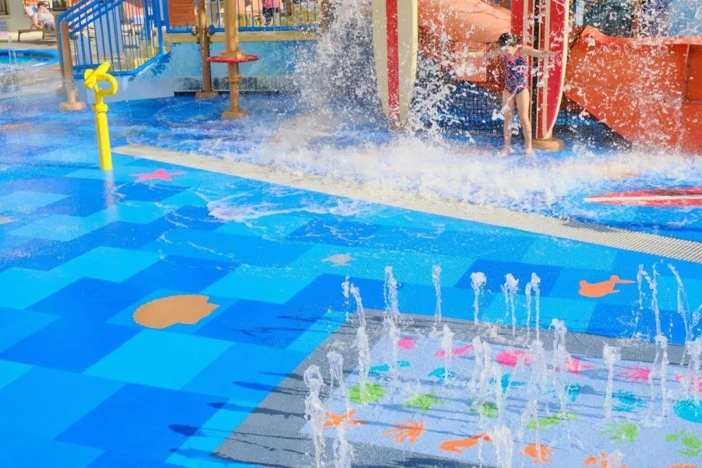 Courtyard by Marriott Anaheim Theme Park Entrance