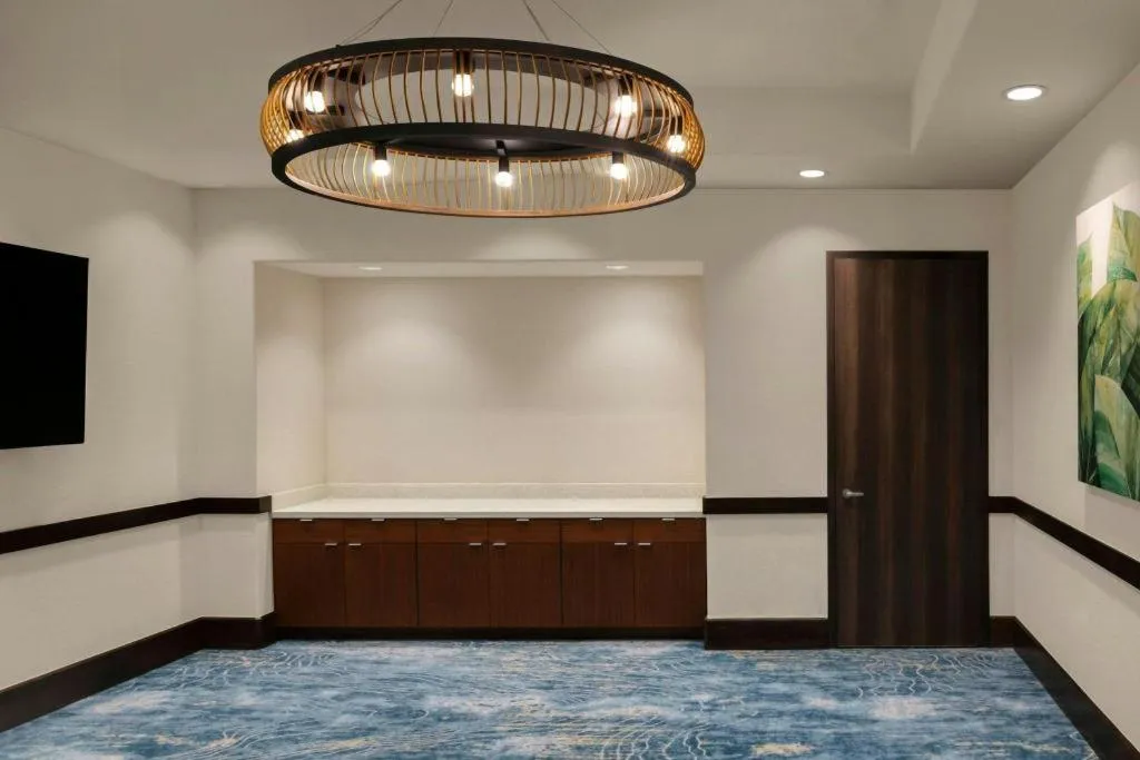 Courtyard by Marriott Anaheim Theme Park Entrance