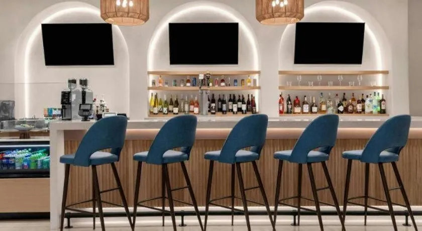 Courtyard by Marriott Anaheim Theme Park Entrance