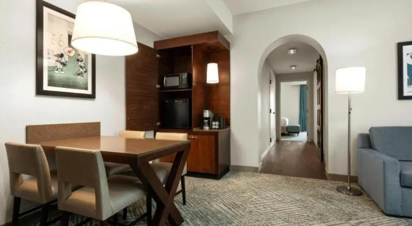 Courtyard by Marriott Anaheim Theme Park Entrance