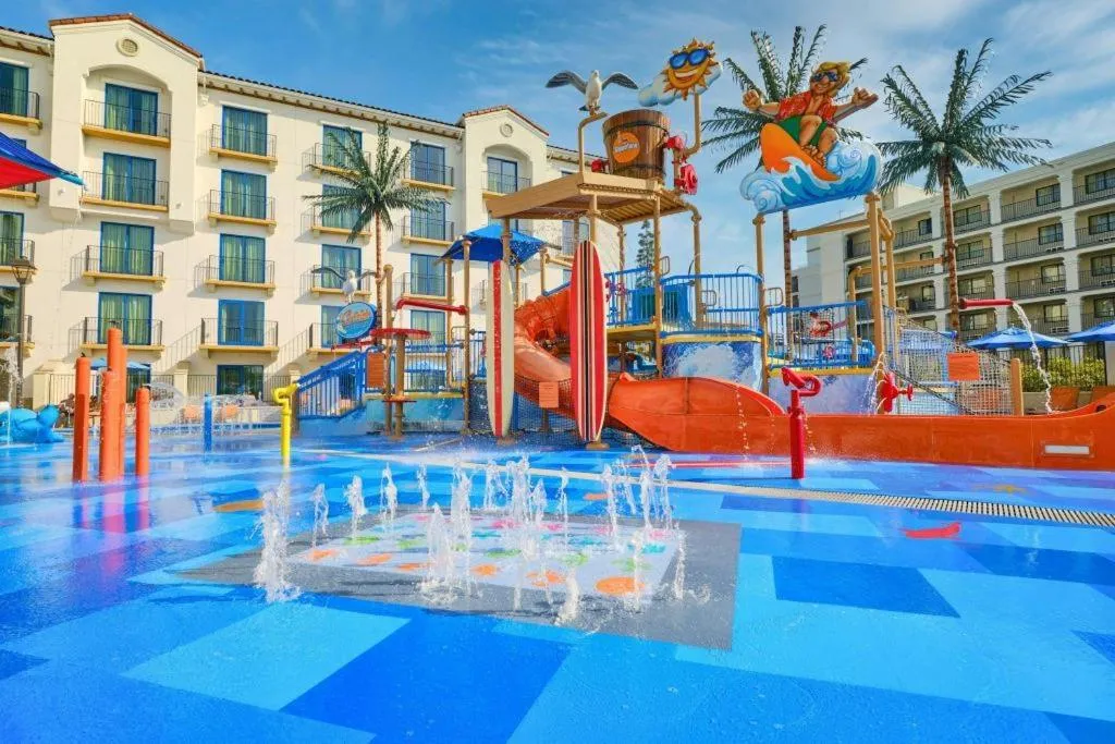 Courtyard by Marriott Anaheim Theme Park Entrance