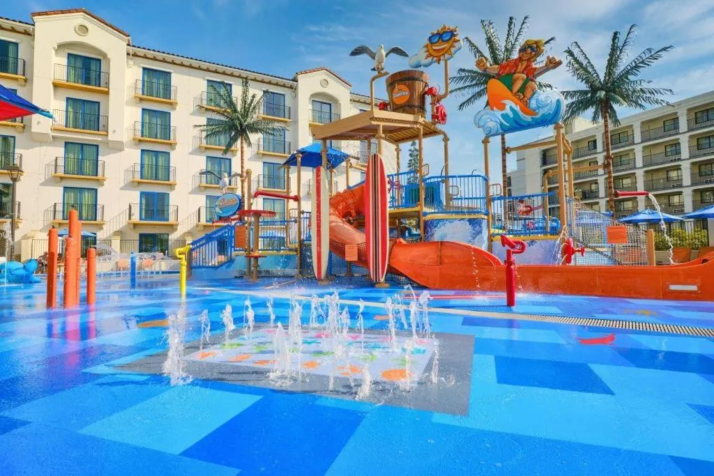 Courtyard by Marriott Anaheim Theme Park Entrance