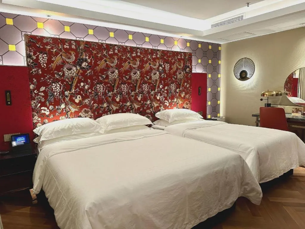 Bed in Jinjiang Metropolo Shanghai Minhang