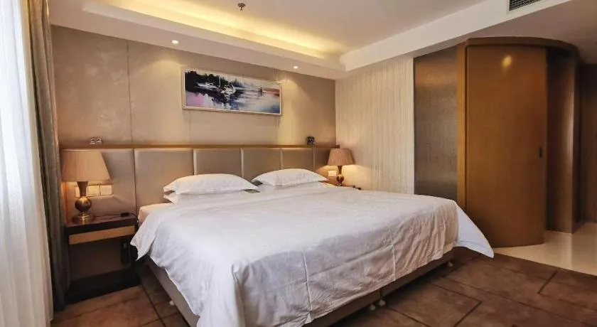 Bed in Jinjiang Metropolo Shanghai Minhang