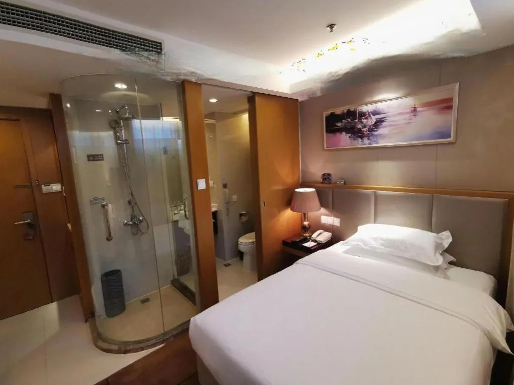 Bed in Jinjiang Metropolo Shanghai Minhang