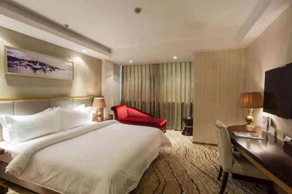 Bed in Jinjiang Metropolo Shanghai Minhang