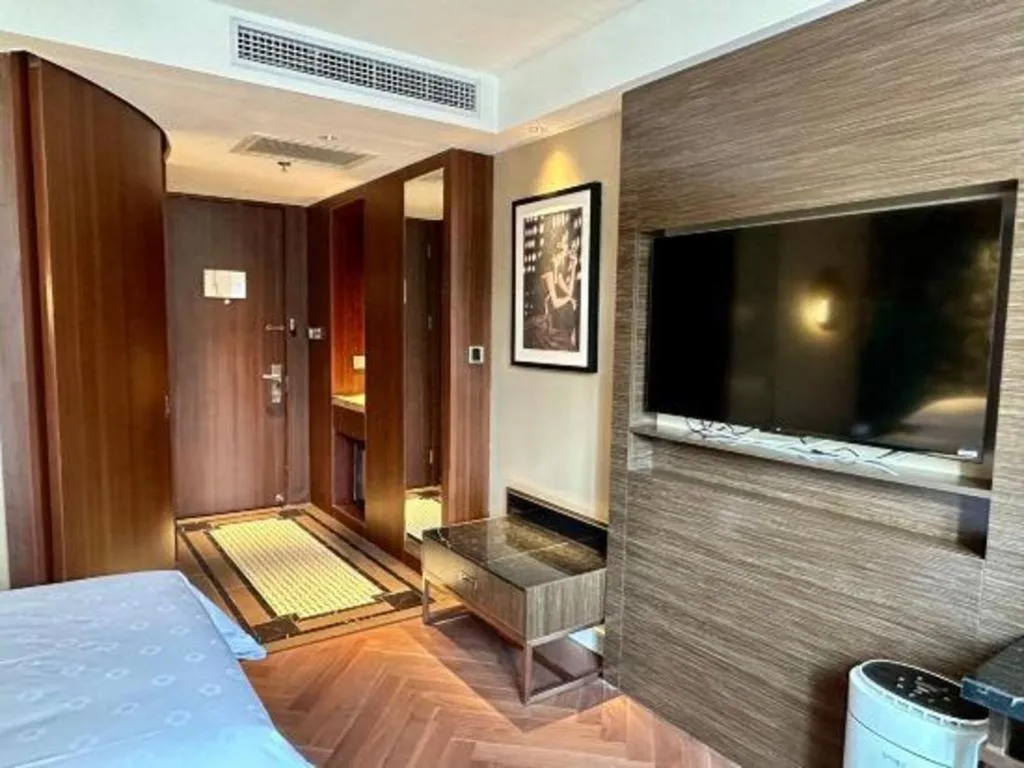 Bed in Jinjiang Metropolo Shanghai Minhang