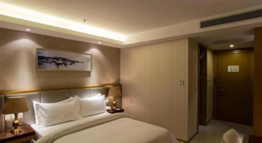 Bed in Jinjiang Metropolo Shanghai Minhang