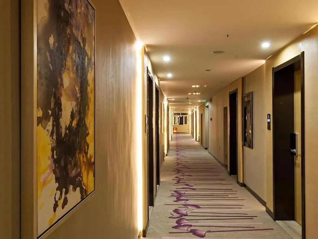 Lavande Hotel Chengde Mountain Resort Railway Station