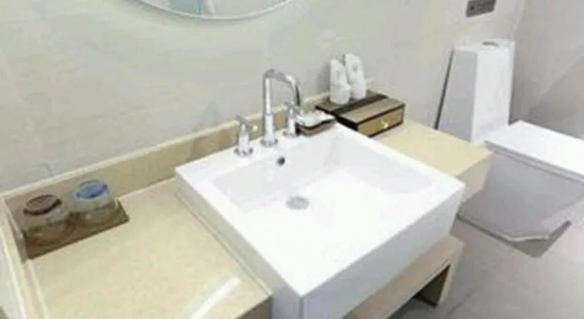 Lavande Hotel Chengde Mountain Resort Railway Station